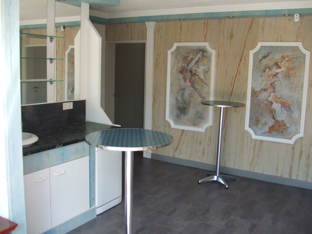 Bürohotel im Gewerbeoark Bliesen Bürohotel im Gewerbepark Bliesen im Saarland. Wir vermieten Lagerhallen, Büroräume, Eventhaus, Ferienwohnung, Gästehaus, Lagercontainer, Seminarräume. Unsere Dienstleistungen umfassen Blitzransporte, Stückgulager, Schwerlasteinlagerung, Aktenarchivierung